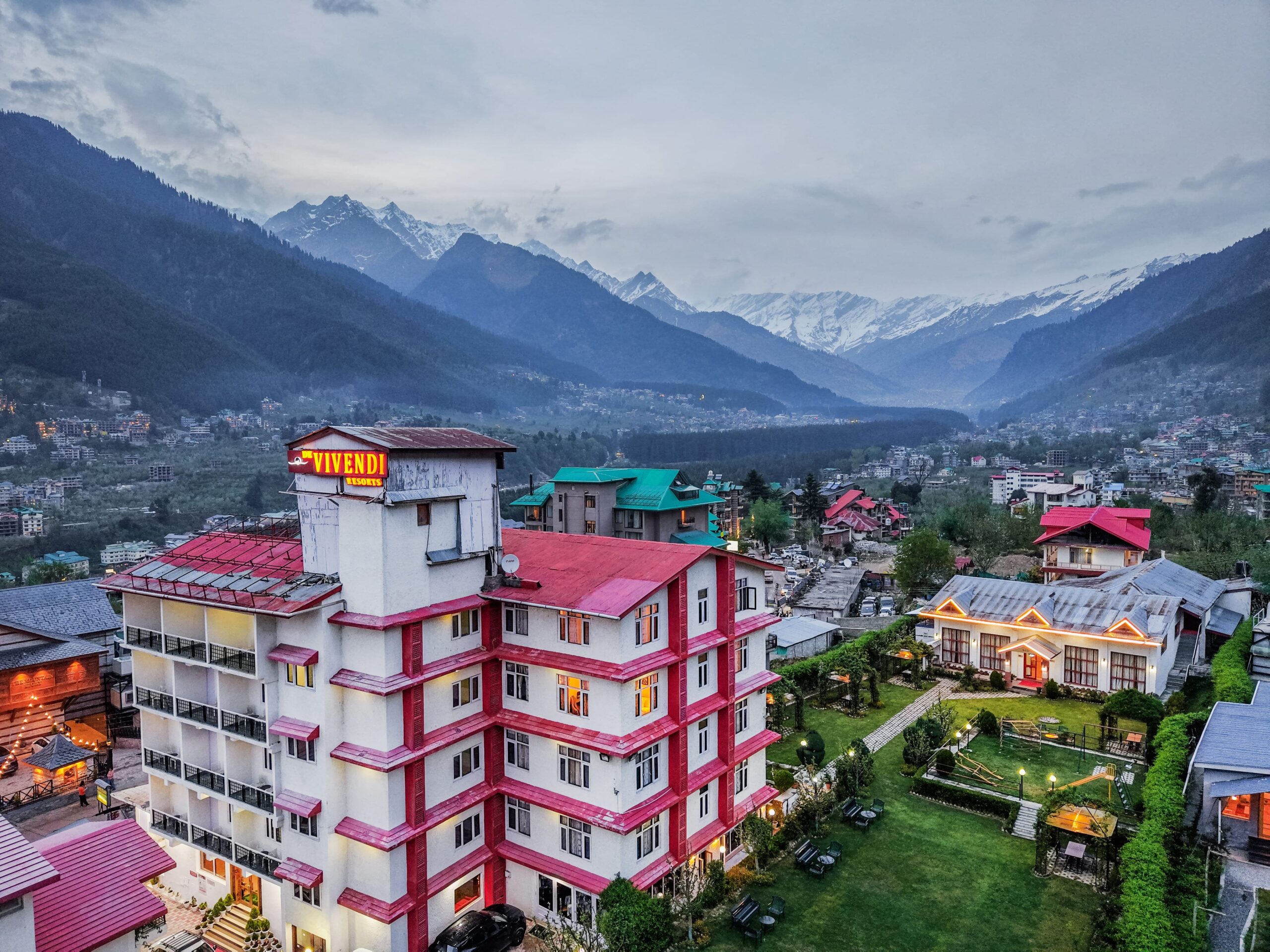 Front Image of Best 4 star family resort in manali near mall road